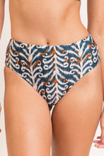 Cargar imagen en el visor de la galería, Bottom Ikat Hotpants
