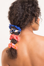 Cargar imagen en el visor de la galería, Oceano Scrunchie
